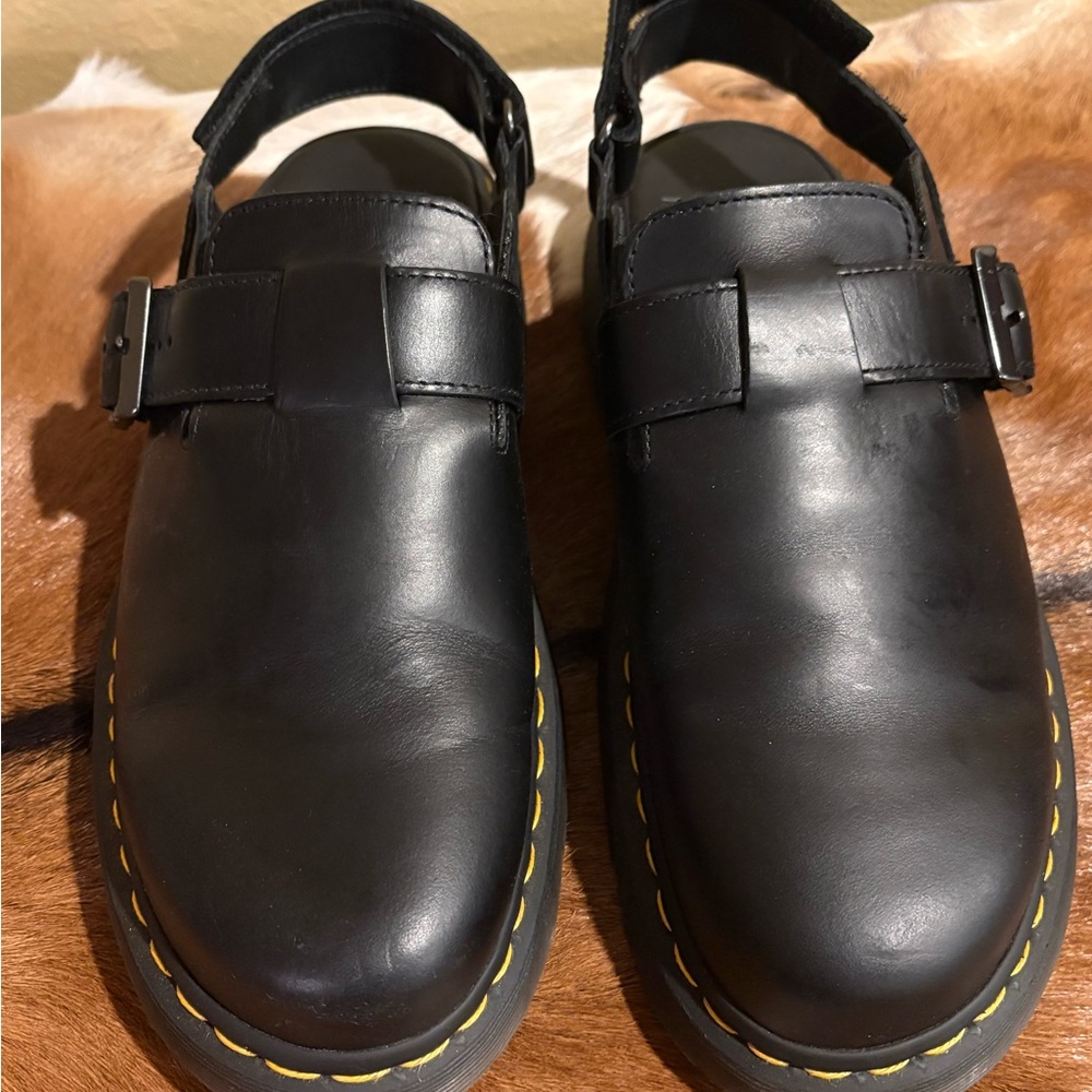 Dr Martens Sandal clogs with Yellow Stitching like new size 11